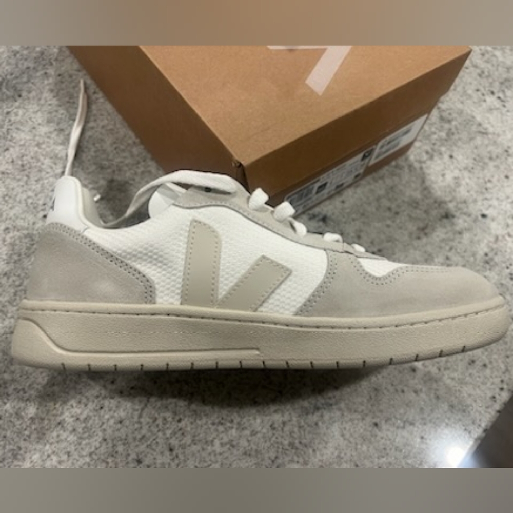 Veja V-10 Sneakers Women's Size 9 - Brand new